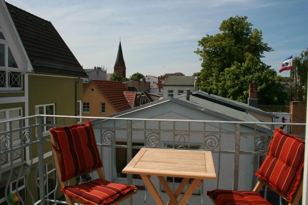 Ferienresidenz Am Strom Apartment Rostock Exterior photo