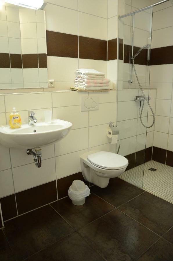 Ferienresidenz Am Strom Apartment Rostock Exterior photo